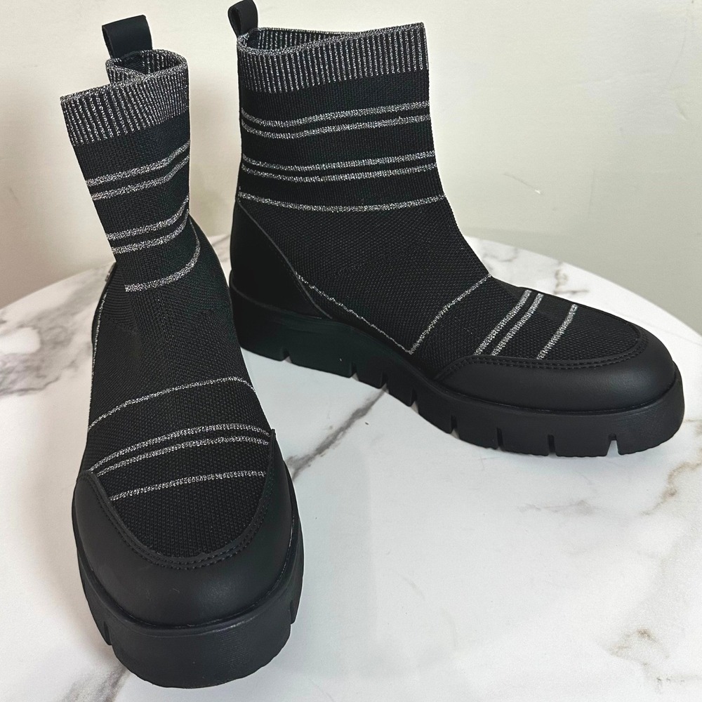 Bernie Mev New‎ York Vegan Black Knit Silver Striped Sock Boots Lug Sole 38 NEW